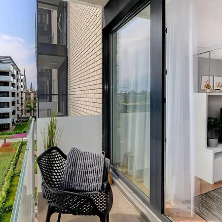 Tidewater Pearl Budapest
